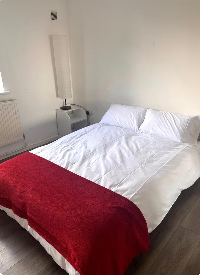 Cozy Room in Thamesmead  Main Photo