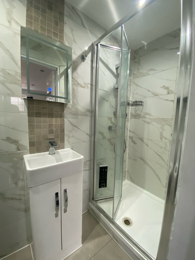 En-suite Rooms – Shared Kitchen & Garden Main Photo