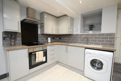 Nowell Crescent | Double Room | All Bills Included Main Photo