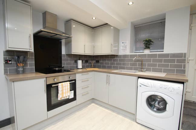 Nowell Crescent | Double Room | All Bills Included Main Photo
