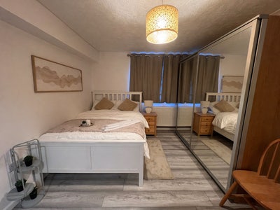 Fully furnished double bedroom Main Photo