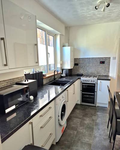 Large Double Room – Bills Included – Fratton / PO1 Main Photo