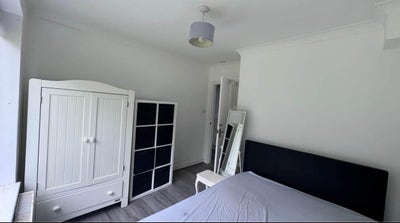 Room to let in Bushey  Main Photo