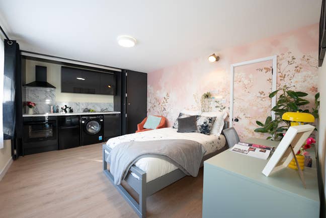 New studios Cherry Hinton nr hospital walk to ARM  Main Photo