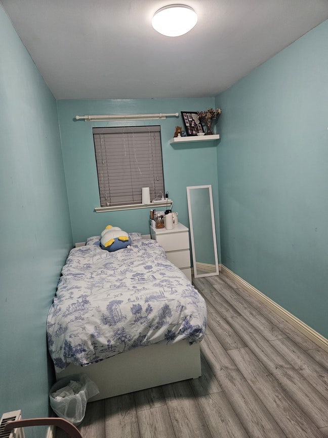 Room Available for Female Main Photo