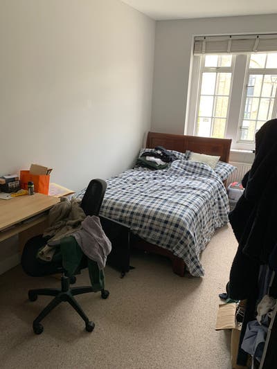 Conveniently Located Kennington Flat - 10 min walk Main Photo