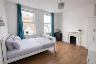 📍Cosy Spacious Double Room in Zone 1📍 Main Photo