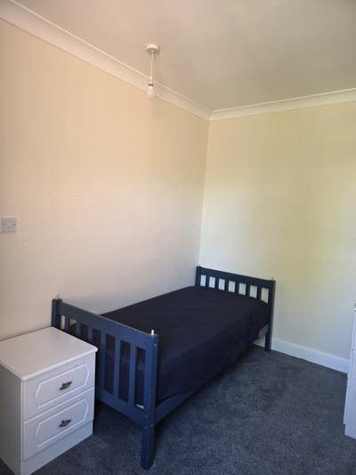 A Single Sunny Bedroom is a available  Main Photo