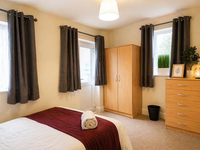 This Ensuite is Yours!! (ADR) Main Photo