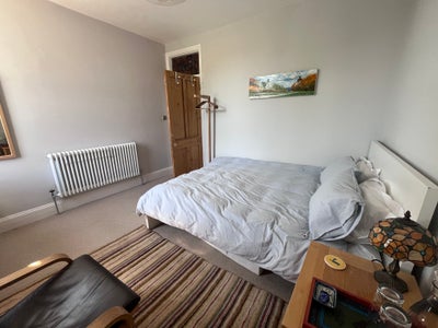 Southville,Bright double room, overlooking garden. Main Photo