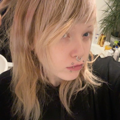Nonbinary person wanting a flat or a house share! Main Photo