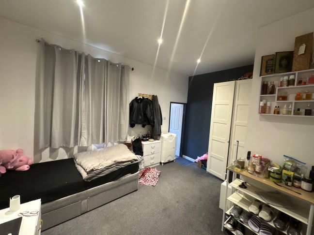 Cozy ensuite double bedroom Main Photo