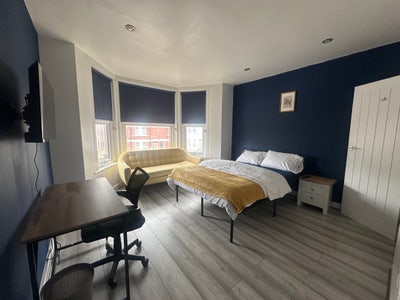 🏠Rooms to Rent🏠- 📍Canterbury Street📍ME7 5LG  Main Photo