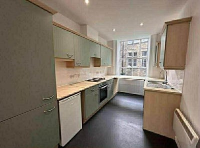 2 double bed available in a shared apartment. Main Photo