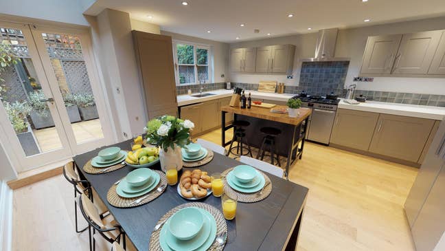 Fully Furnished Double Room Available - BILLS INCL Main Photo