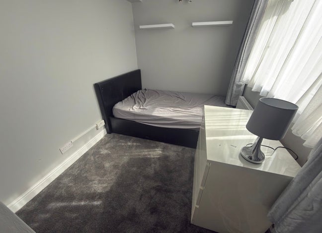 Single Room &pound;650 Pcm Main Photo