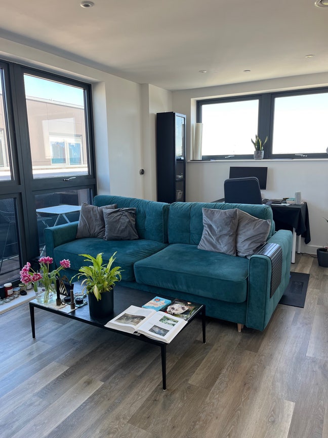 1 bedroom penthouse with balcony Main Photo