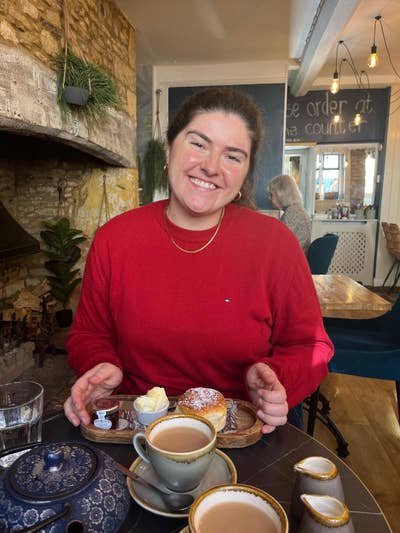 31 year old female looking for a double room Main Photo