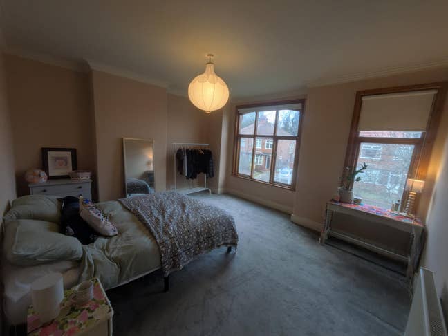 Big bedroom in Whalley Range Main Photo