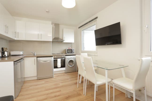 XL Room–Limehouse–Waterside 🌊🏡✨🚆 Main Photo