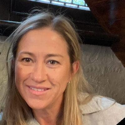 Professional Female seeks a double room Main Photo