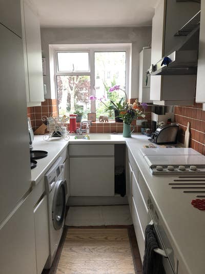 Single room, sole use of bathroom/kitchen Main Photo