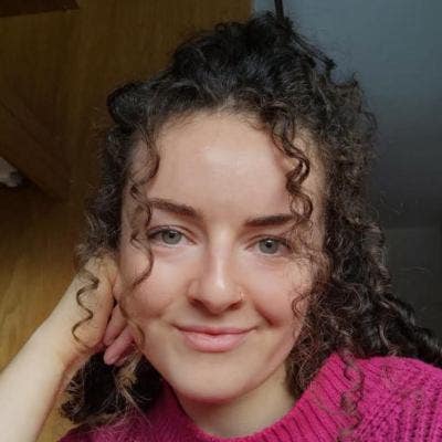 Professional Female seeks a double room Main Photo