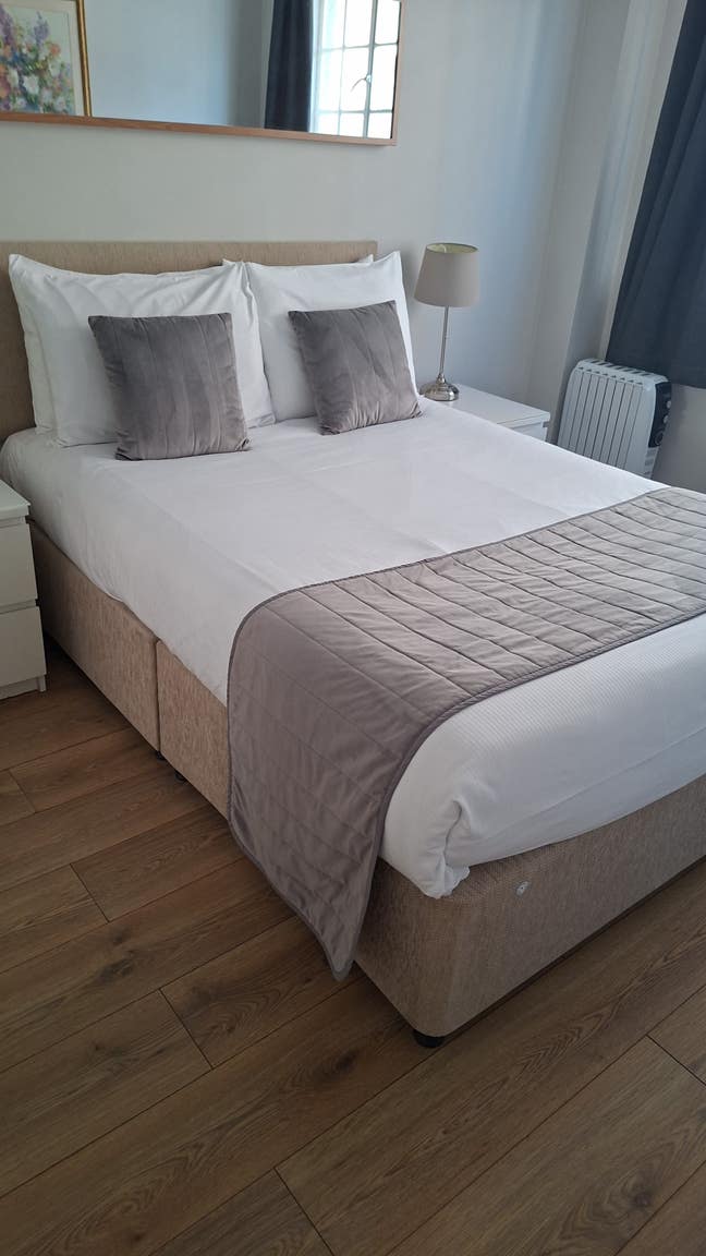 Very nice quiet,sunny property . Main Photo