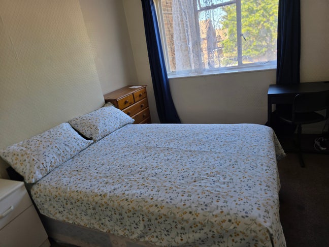 Beautiful First Floor Room Main Photo