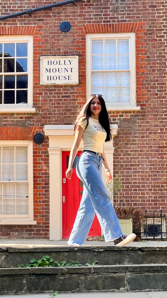 Friendly  professional (29) seeks ensuite bedroom Main Photo