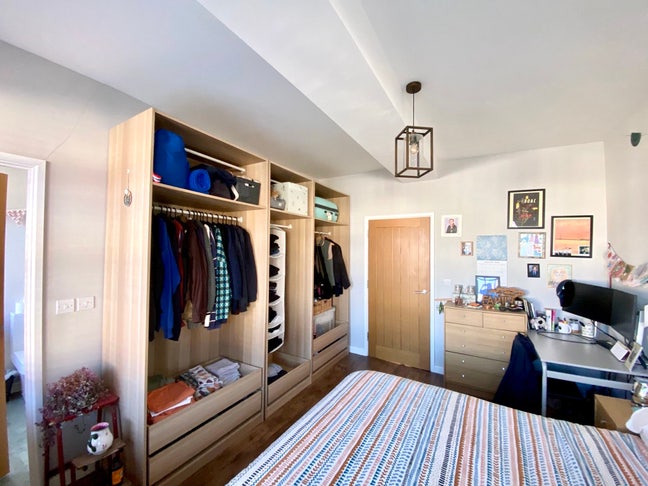 Huge double room, next to St George park Main Photo