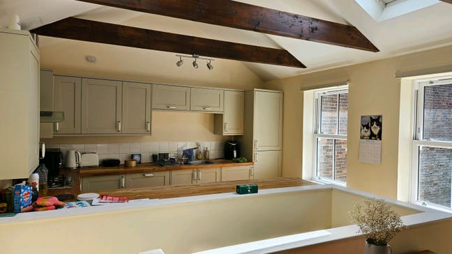 Unfurnished double room for cat friendly girl Main Photo
