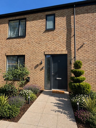 Spacious Double Room.Hayes off Yeading Lane Main Photo