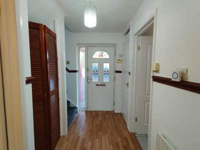 2-Bedroom house with Office , Garden & Parking  Main Photo