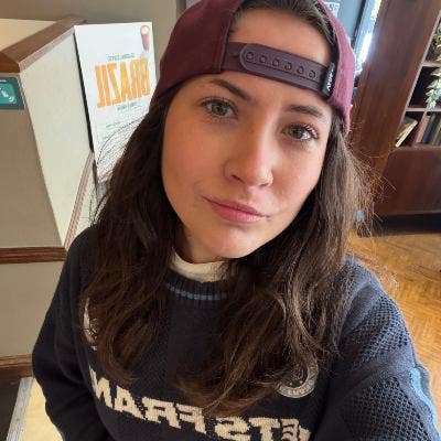 Professional Female seeks a single or double room Main Photo