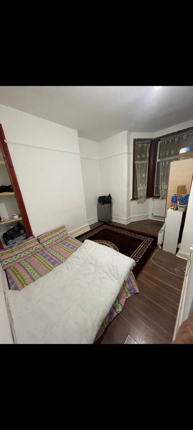 East hum ready to move!!! Main Photo