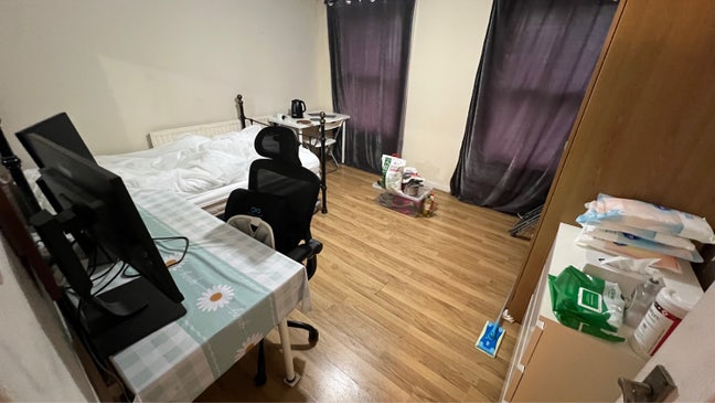 A double room near Stepney Green for 2 months let Main Photo