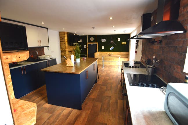 Fully Furnished 6-Bedroom HMO at Eleanor Street Main Photo