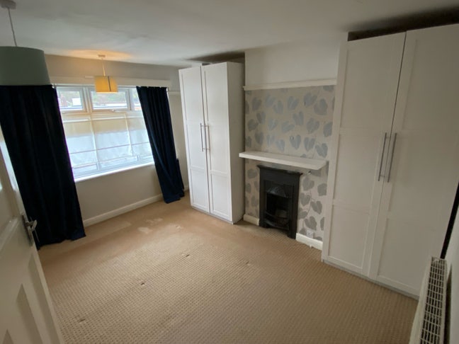 Rooms for let close to train station and buses Main Photo