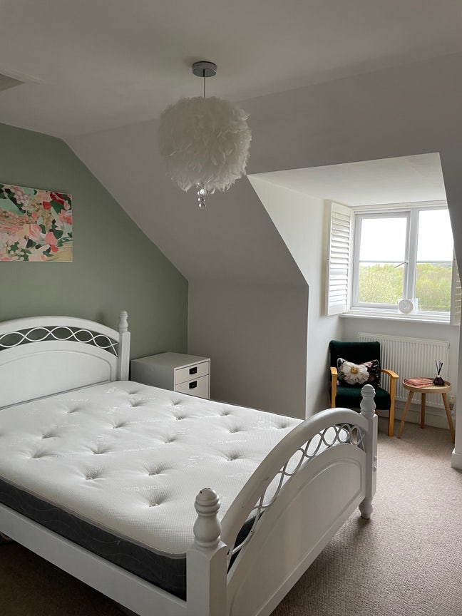 Peaceful, spacious, light and airy large double Main Photo