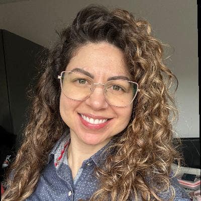 Professional Female seeks a single or double room Main Photo