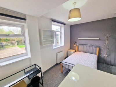 ** 🌟Modern Luxury En Suites - All Bills Included! Main Photo