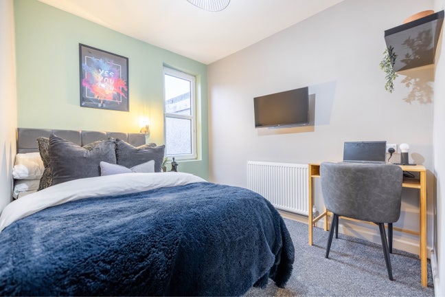 Modern Room for Rent Main Photo