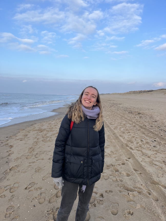 Looking for a room or buddy up :) Main Photo