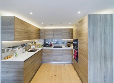 2B2B River-view Flatshare in Woolwich Arsenal  Main Photo