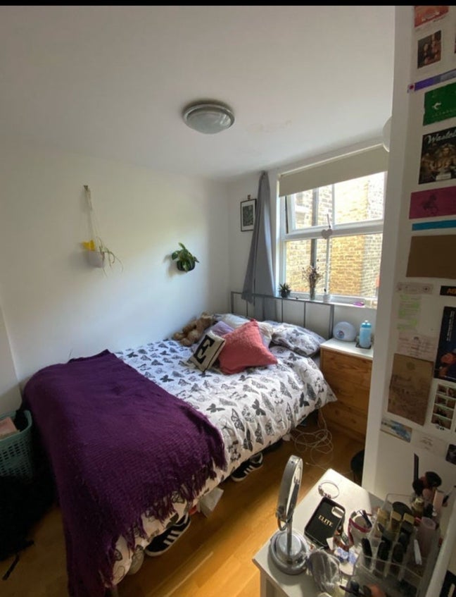 Double room to rent in friendly Balham house share Main Photo