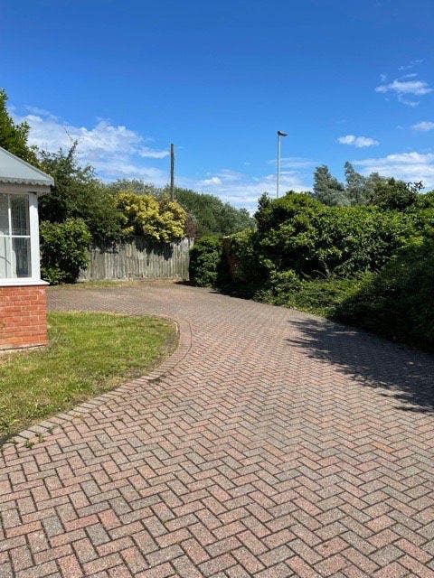 Gorgeous En Suite Rarely Available Main Photo