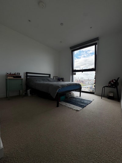 En-Suite Room Available for Short or Long-Term Let Main Photo