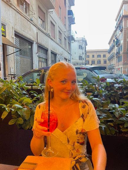 2-month sublet wanted :) Main Photo