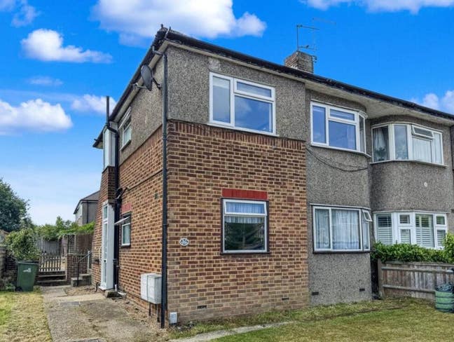 Double Bedroom in Maisonette  Main Photo